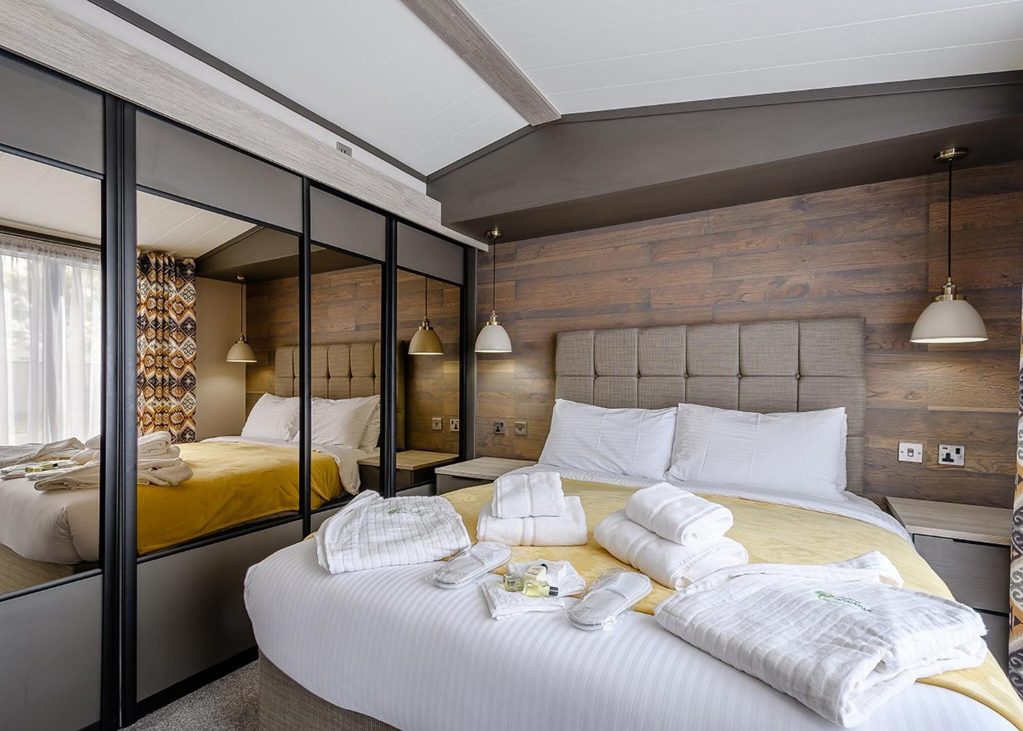 Green Meadows Country Park Hotel Harker Bagian luar foto