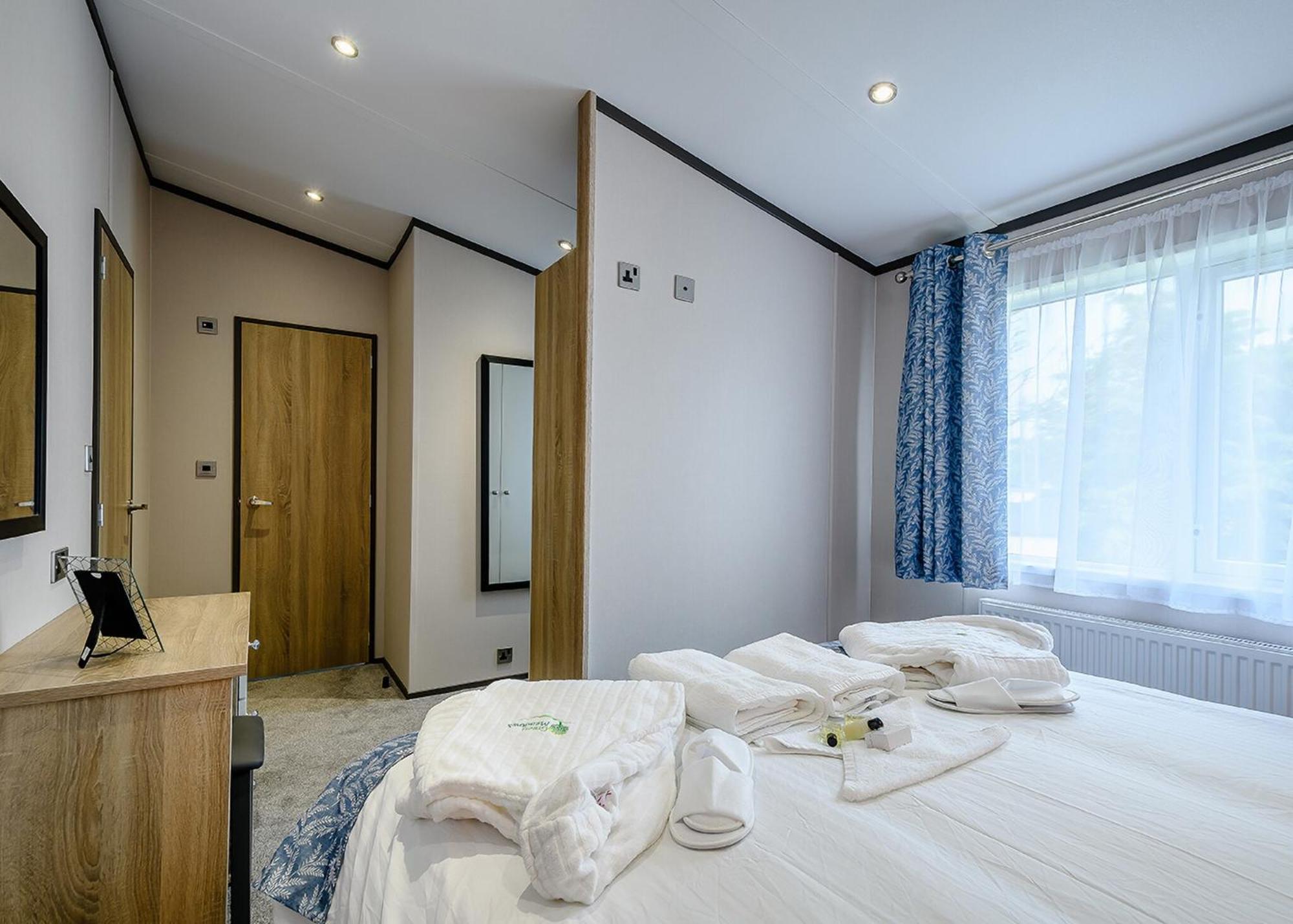 Green Meadows Country Park Hotel Harker Bagian luar foto