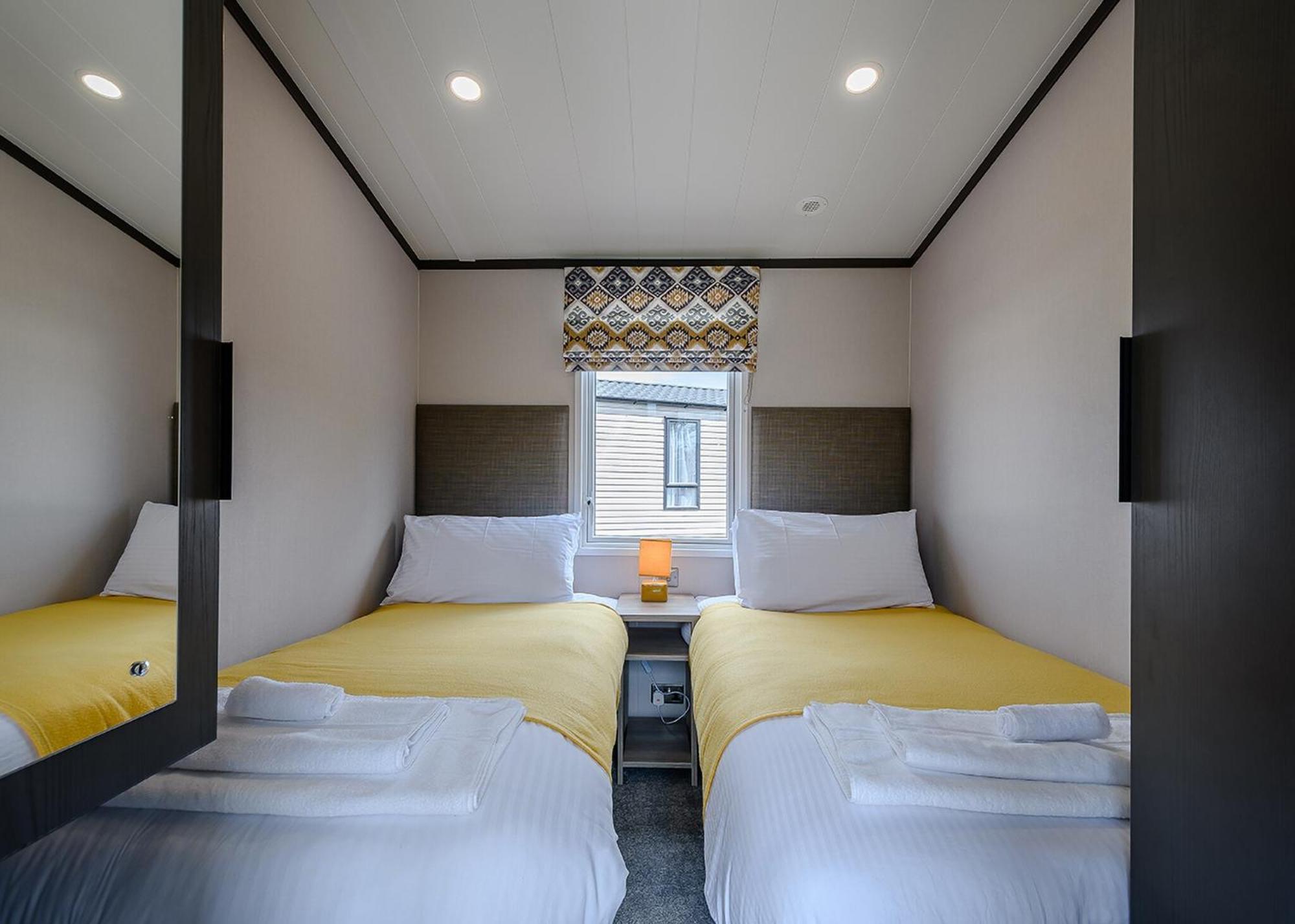 Green Meadows Country Park Hotel Harker Bagian luar foto