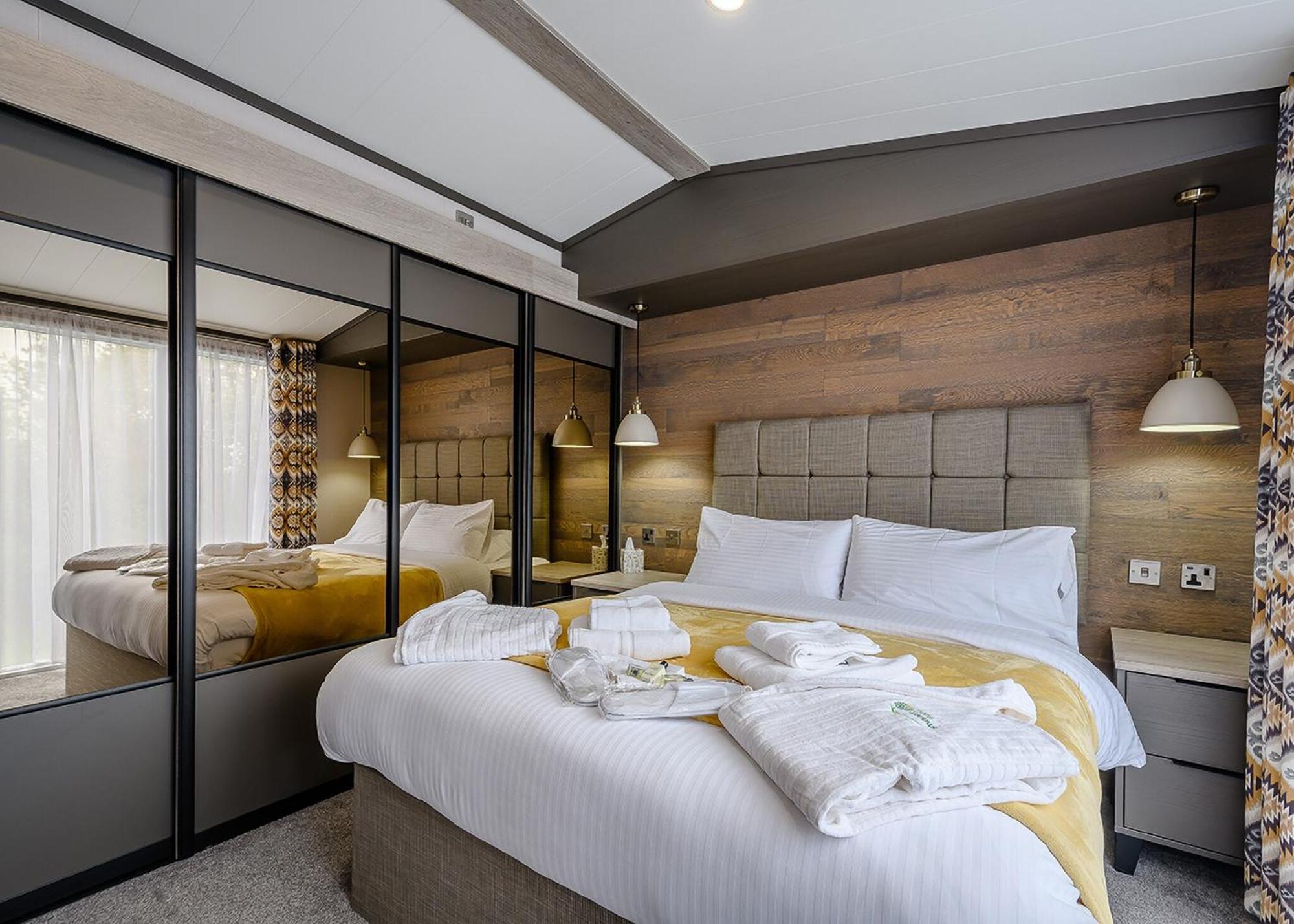 Green Meadows Country Park Hotel Harker Bagian luar foto