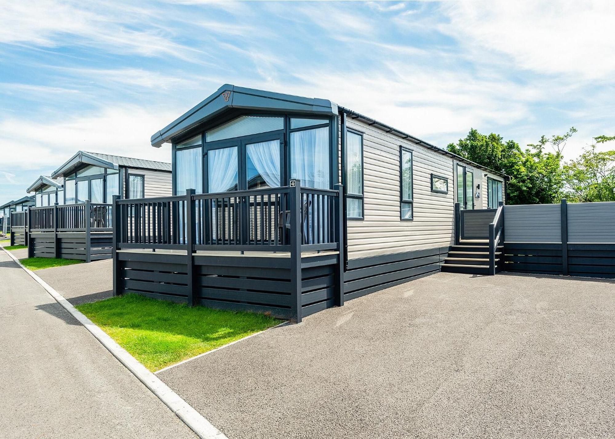 Green Meadows Country Park Hotel Harker Bagian luar foto